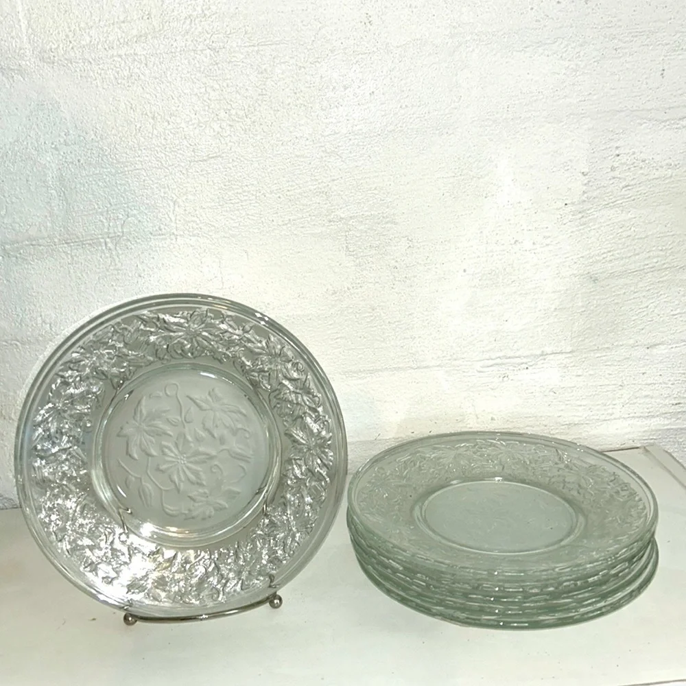 O664 4 pc Set 8” Fantasia Luncheon Plate by Princess House